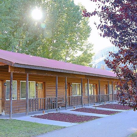 Southfork Lodge - Riverside Inn Lowman Exterior photo