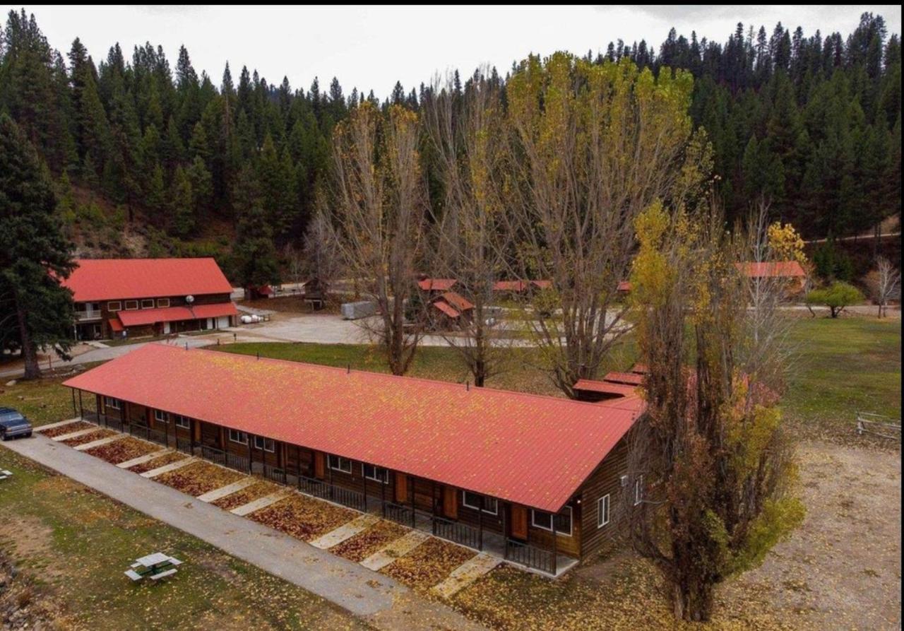 Southfork Lodge - Riverside Inn Lowman Exterior photo