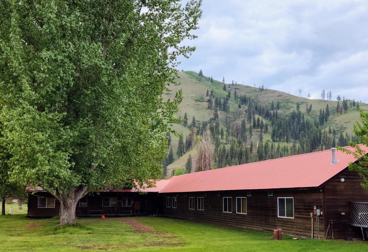 Southfork Lodge - Riverside Inn Lowman Exterior photo